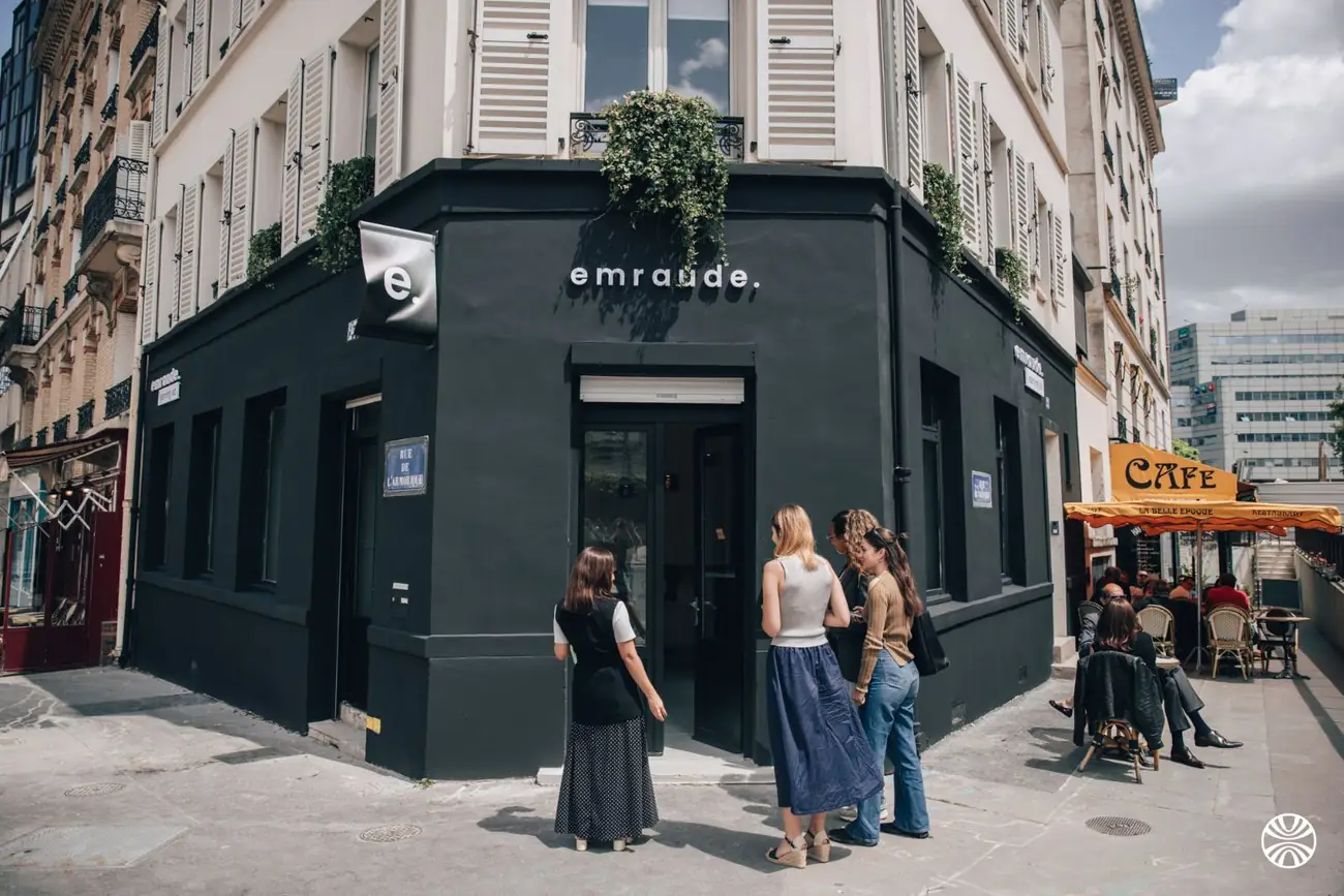 Emraude storefront, Paris